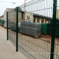 Hot Sale PVC Coated Triangle Bending Wire Mesh Fence